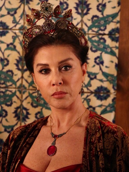 Nebahat ÇEHRE